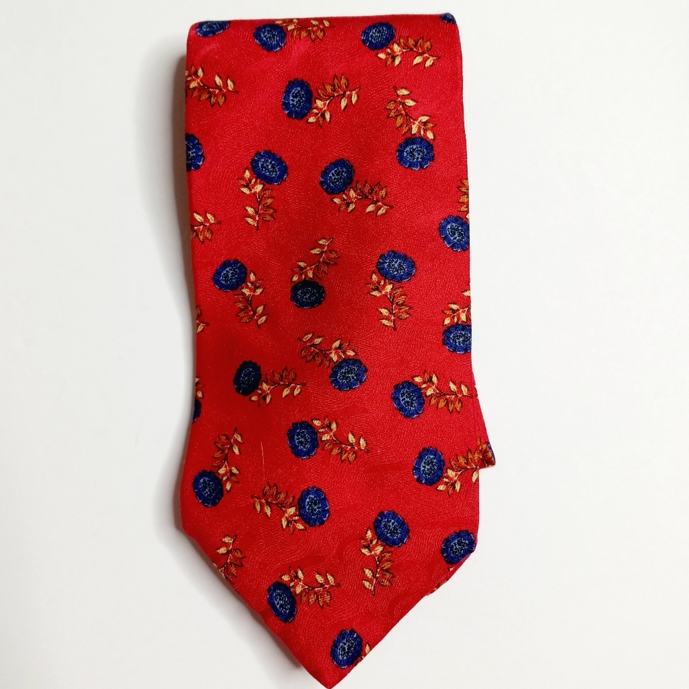 Geoffrey Beene red silk men's tie with blue floral print